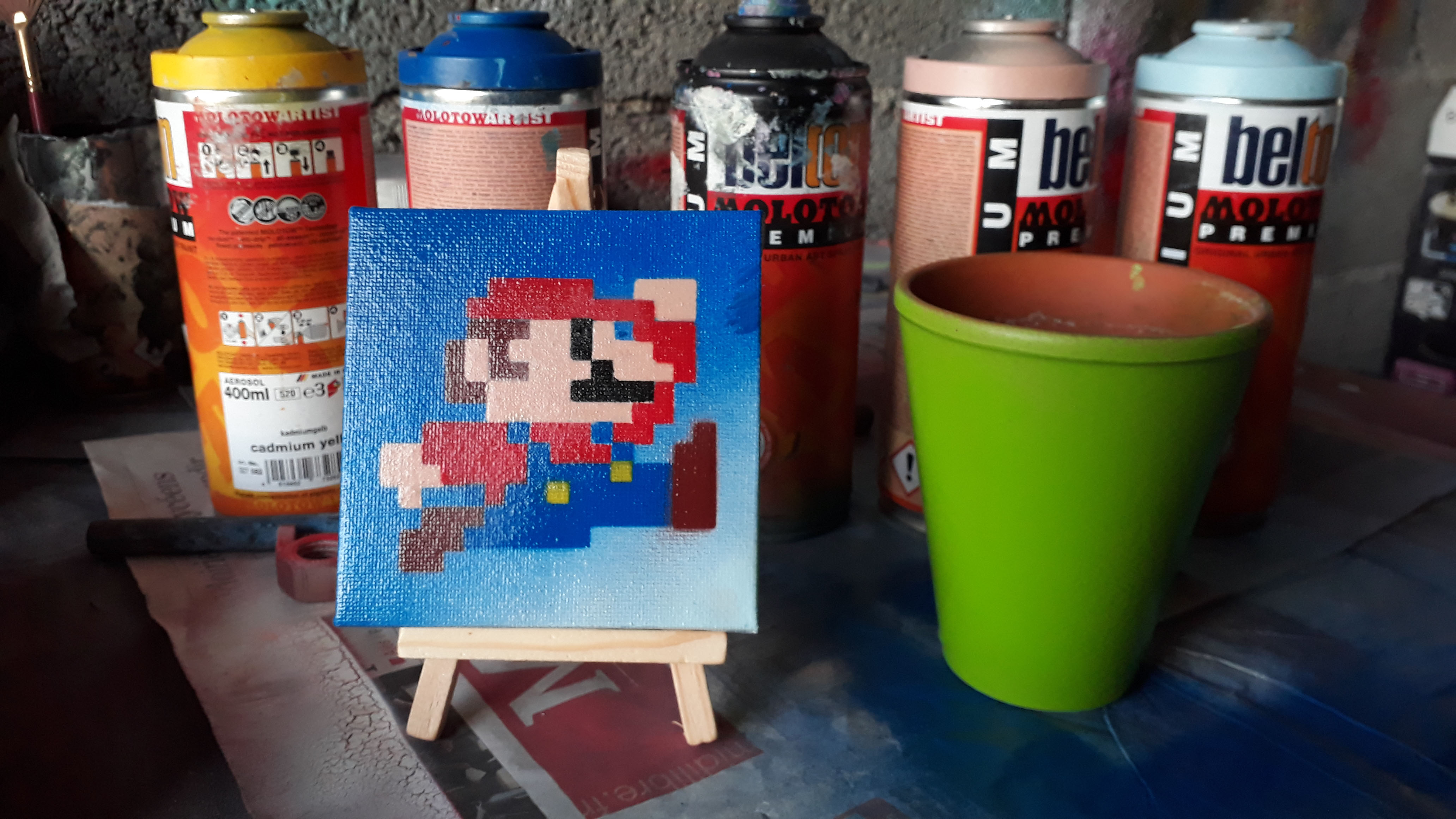 Mario 8 bit Pixel art - SPRAY PAINT ART par Ucuetis - Ucuetis Spray ...